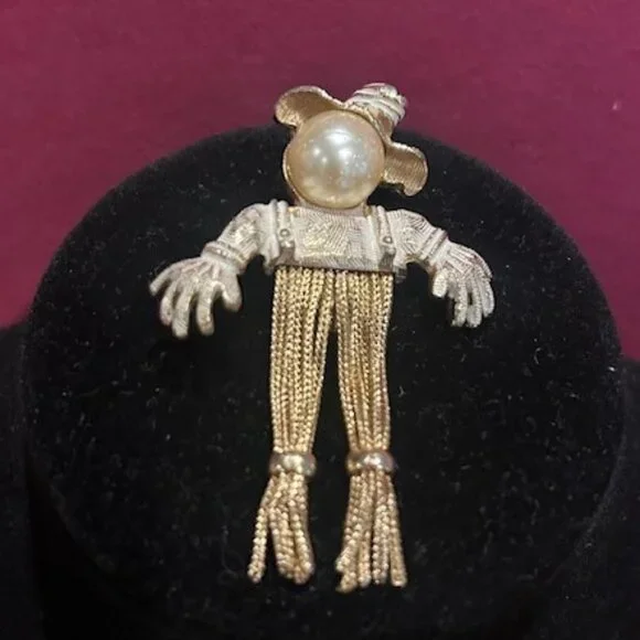 EMMONS Scarecrow Gold Faux Pearl BROOCH - Picture 3 of 8